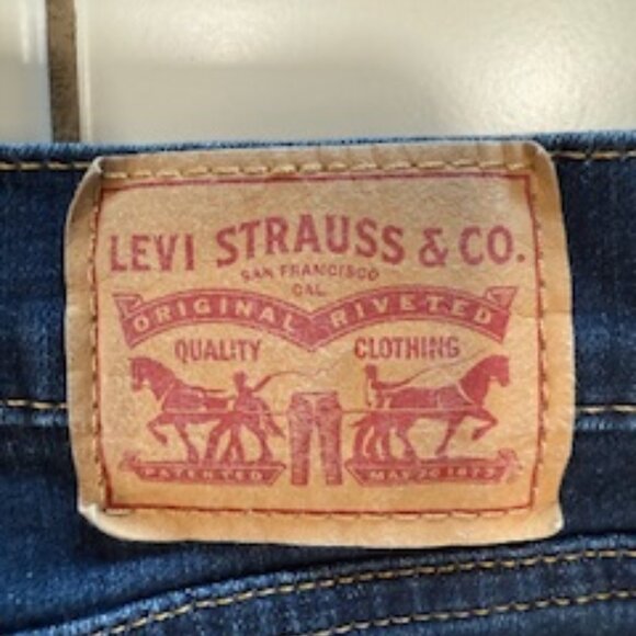 Levi's Boyfriend Jeans - Dark Wash - 31 Waist - Picture 4 of 6
